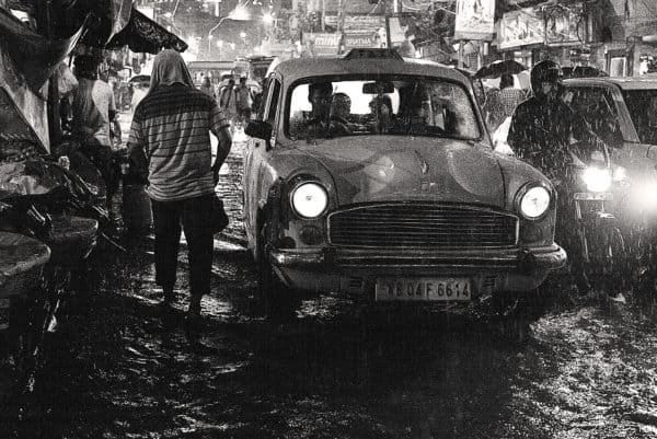 Pluie torrentielle et taxi à Calcutta